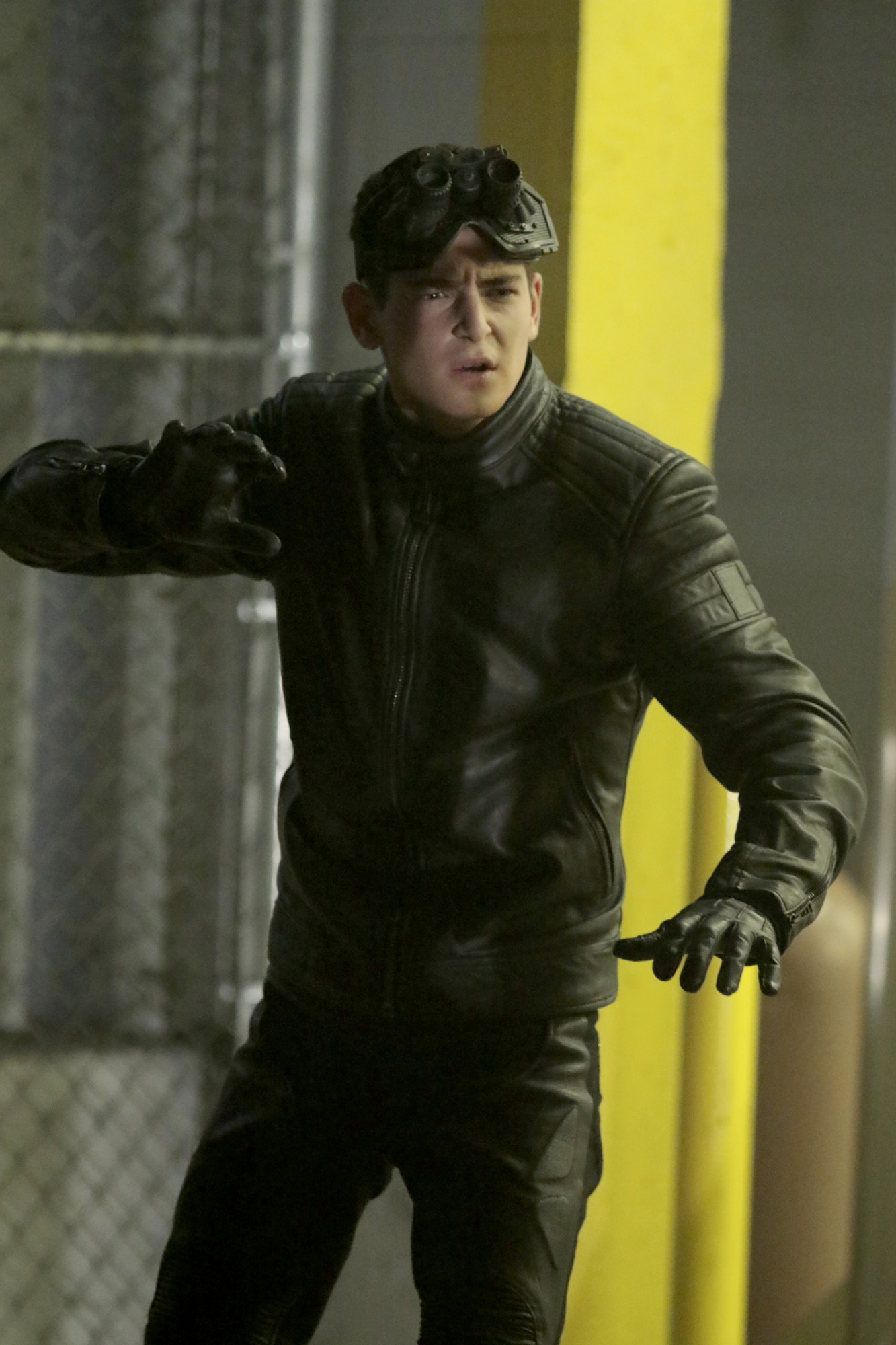 哥谭第五季第01集